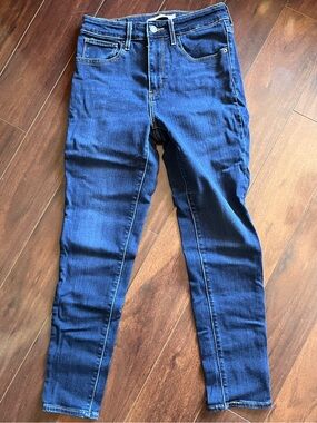 Levi’s 721 High Rise Skinny Jeans